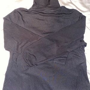 black longsleeve turtleneck